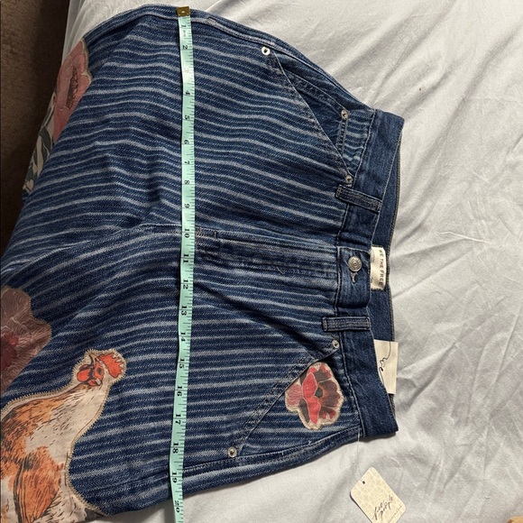 We The Free Farm To Peach Jeans 28 embroidered farm animals sold out barnyard - Picture 10 of 11
